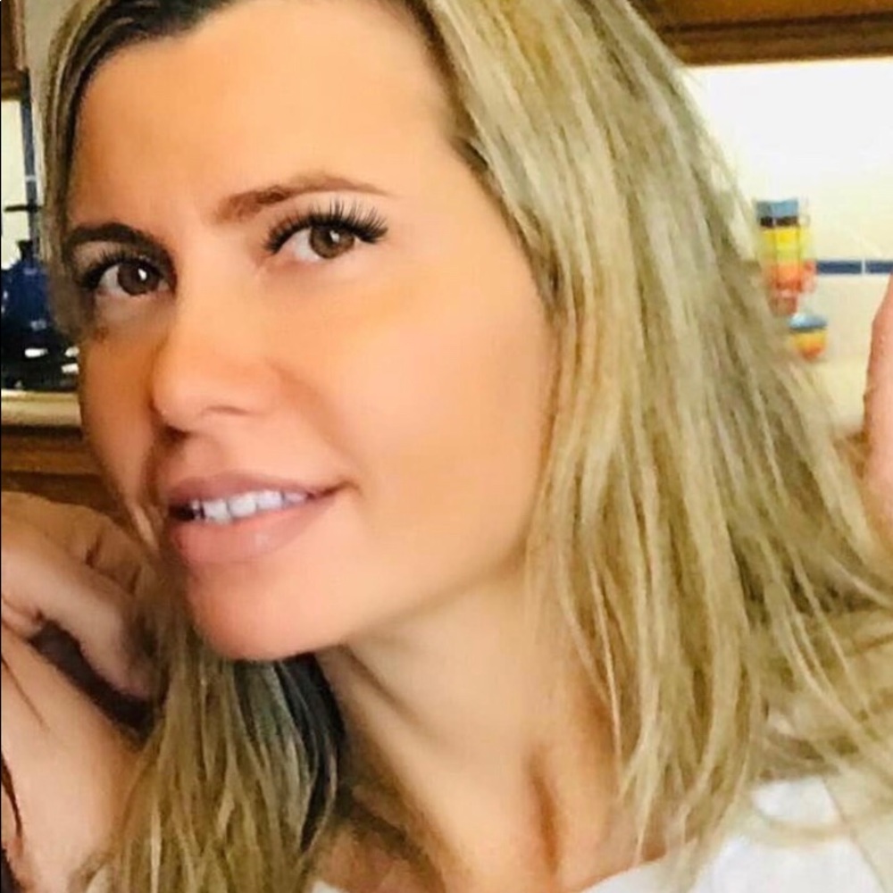 Meet your Posher, Carrie